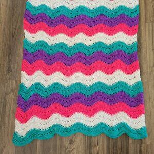 Hand-made Colorful Wave Pattern blanket